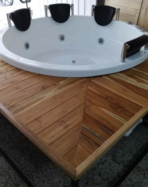 Jacuzzi-1